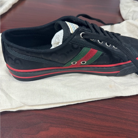 Gucci Tennis Shoes - Picture 11 of 16